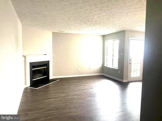 Building Photo - 2137 Wainwright Ct Unit 1C