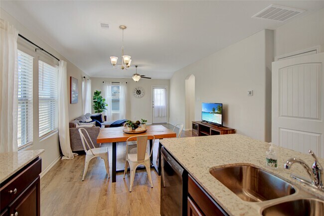 14032 Amelia Dr