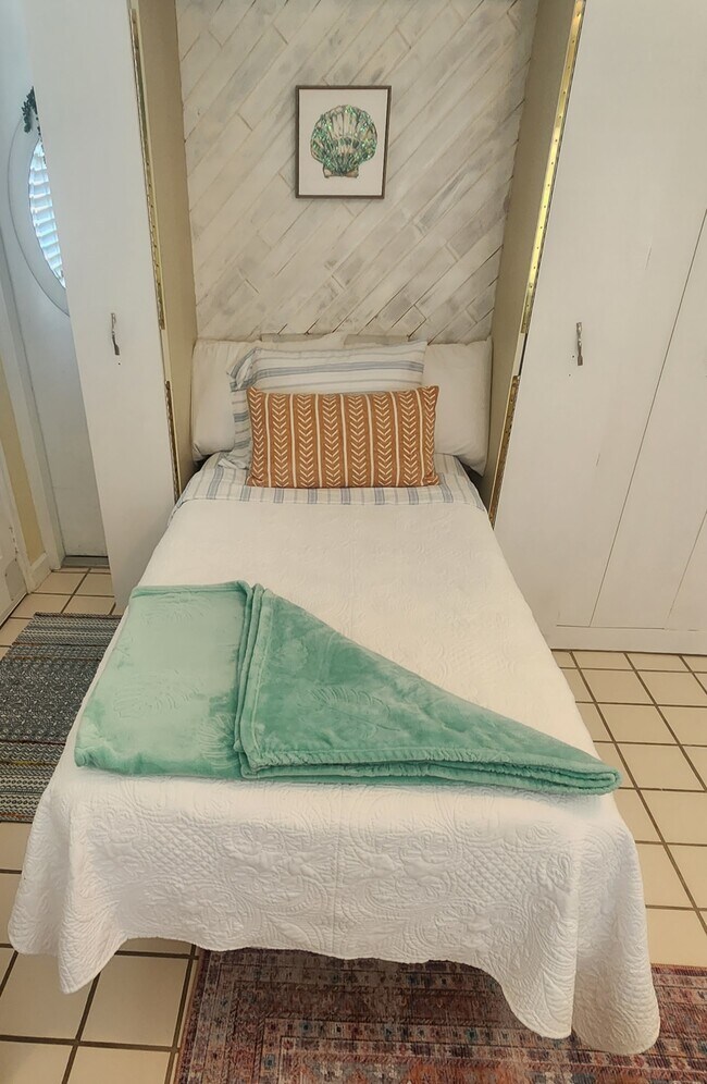 Photo - 483 E Shore Dr Unidad D-4