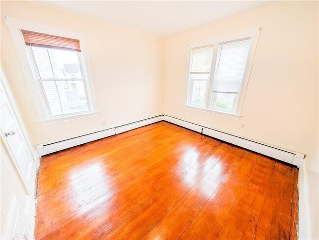 Photo - 53 Bancroft St