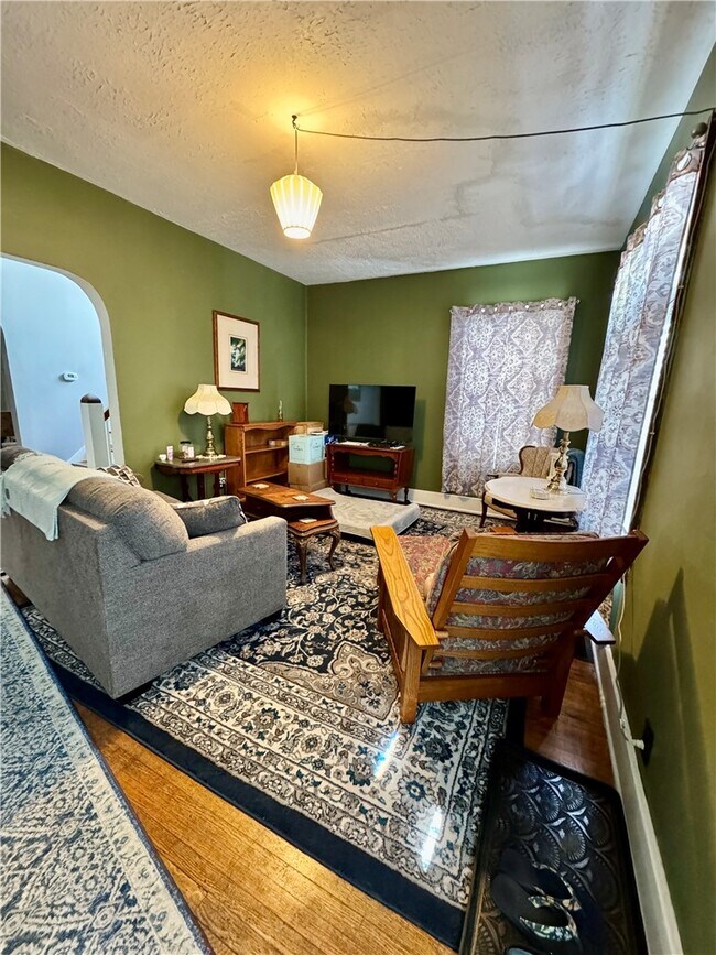 Photo - 275 Rosedale St