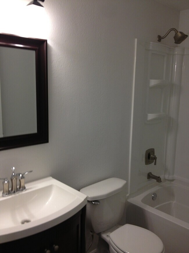 Photo - 1819 Beloit Ave Unidad A