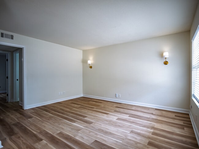 Photo - 1802 Jackson Ave W Unit 187