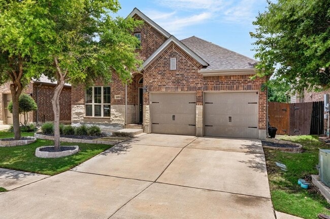 Building Photo - 209 Lacey Oak Lp