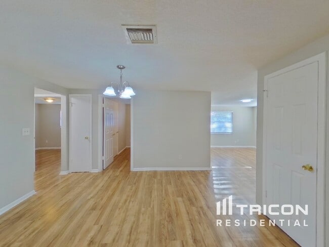 Photo - 6401 81st Ave