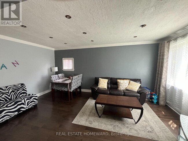 Photo - 137 Harewood Ave