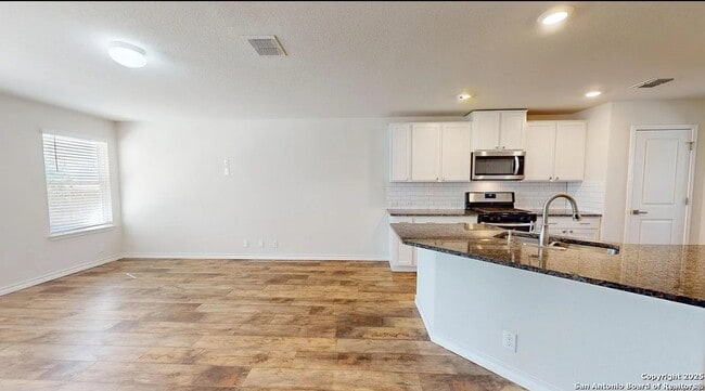 Building Photo - 22018 Backspin Rental