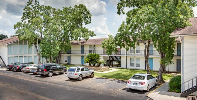 Whispering Oaks Apartments
