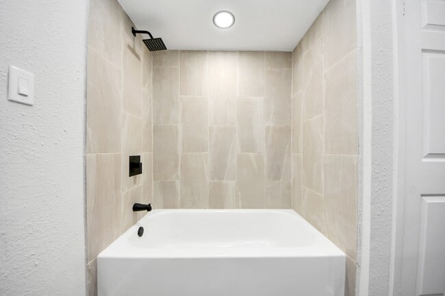 Photo - 3400 Surrey Ln