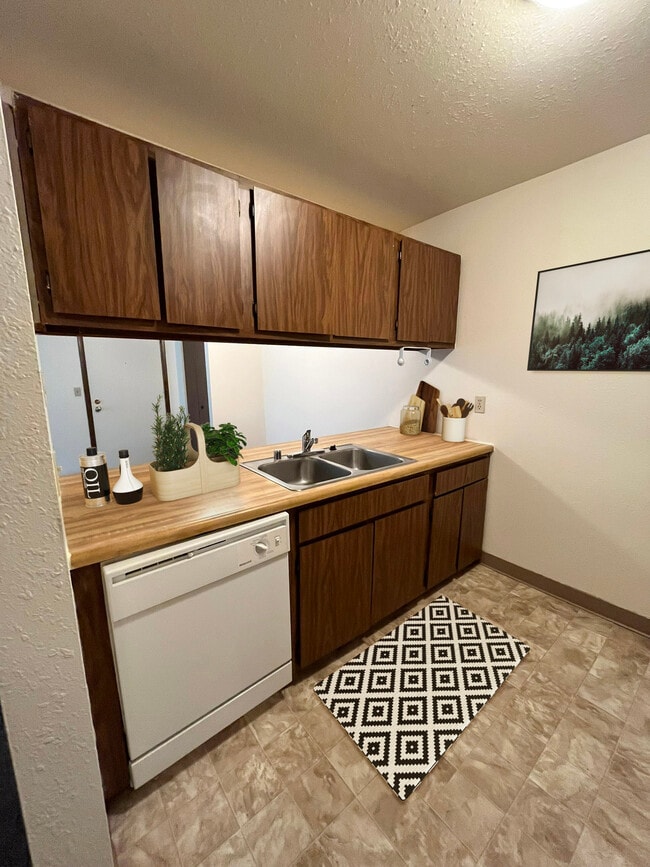 Photo - Sycamore Apartments