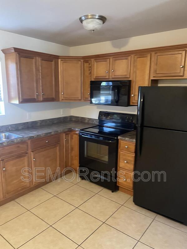 Building Photo - 3 Village Dr Rental