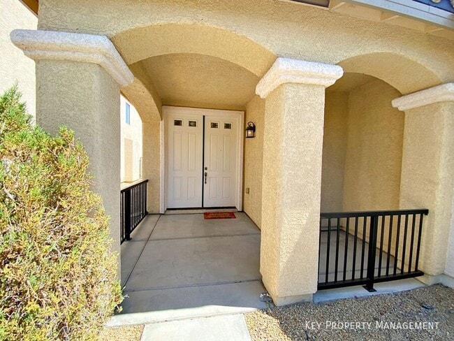 Photo - 682 Homewillow Ave