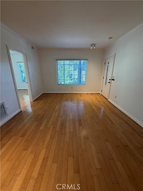 Photo - 2253 N Gower St