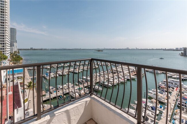 Photo - 555 NE 15th St Unidad 12-C