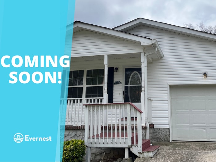 Spacious 3-Bed/2-Bath Home with Garage and Deck / Pet Friendly - Spacious 3-Bed/2-Bath Home with Garage and Deck / Pet Friendly