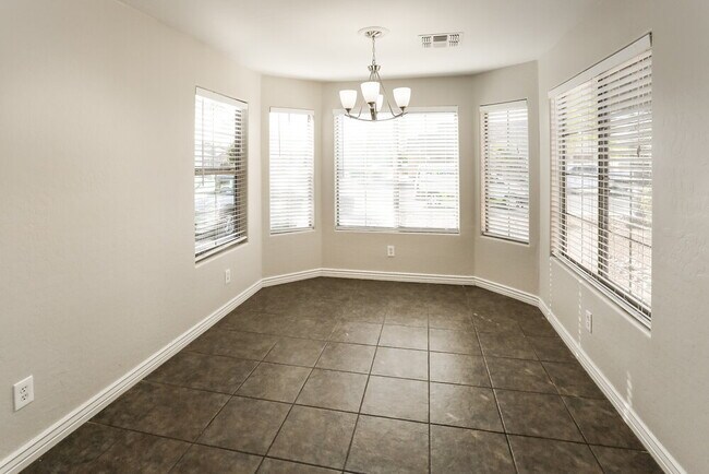 Photo - 2709 N 107th Dr