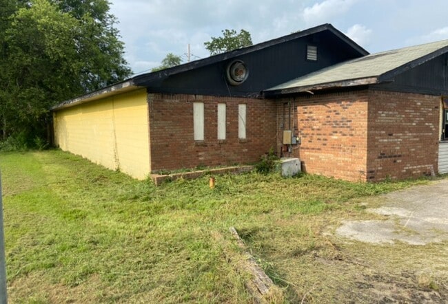 Photo - Commercial OR Residential! - $390 Month / $700 Down