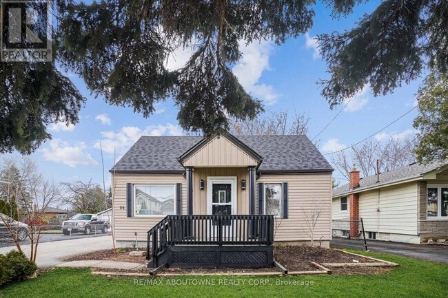 Photo - 96 Mohawk Rd E