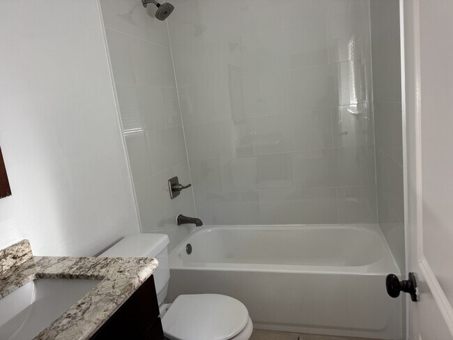 Photo - 915 Latil St