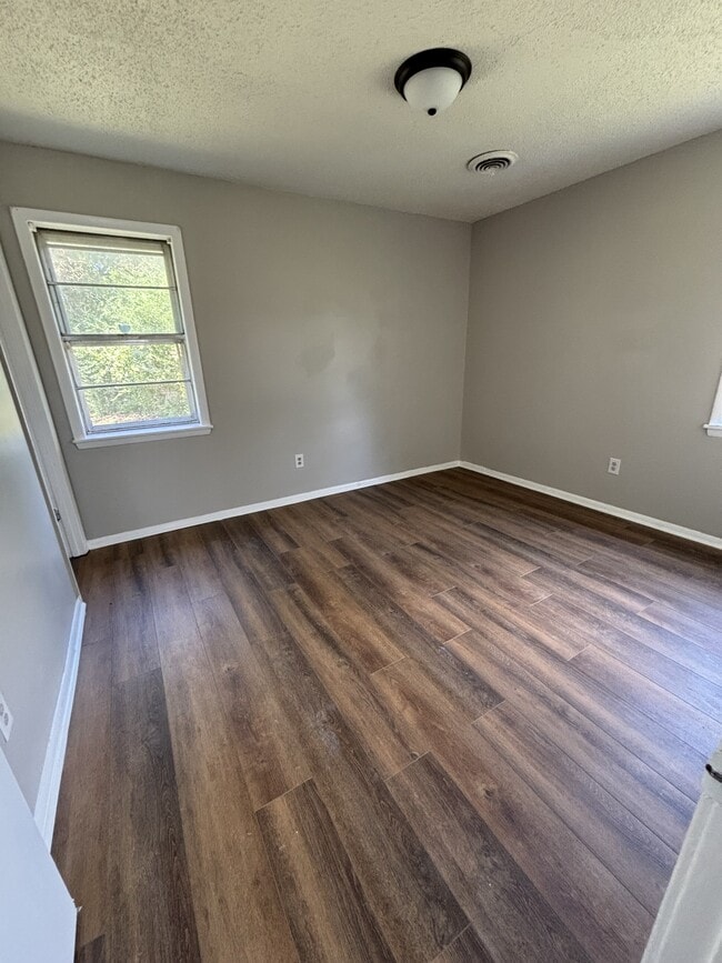 Photo - 131 Tisdale St
