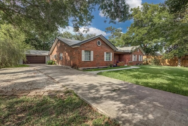 Photo - 9010 Carousel Ln