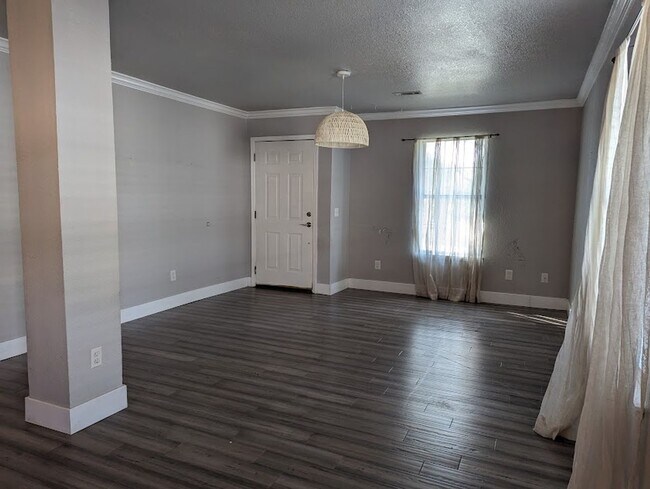 Photo - Adorable 3 BD 1 BA House 5 Min to Downtown Springdale