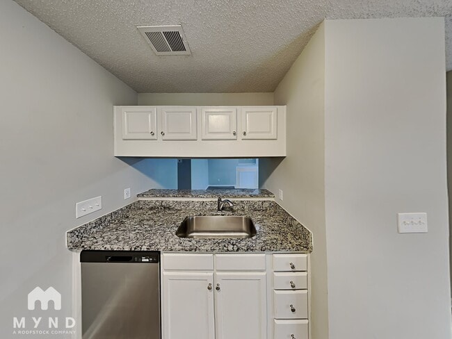 Photo - 5404 Katherine Ct House