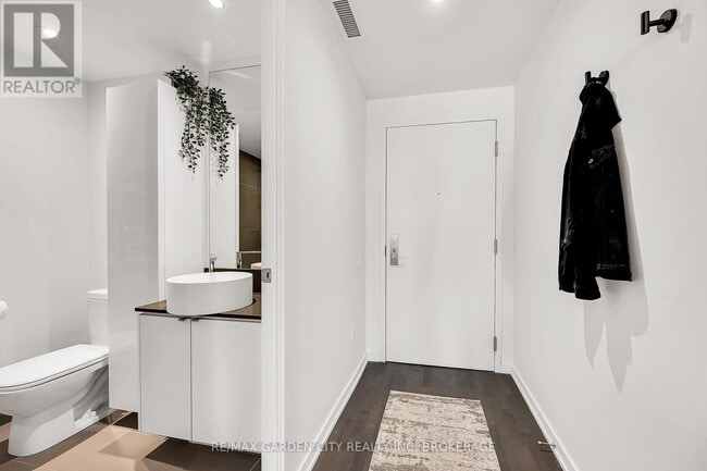 Photo - 60 Colborne St Unité 912