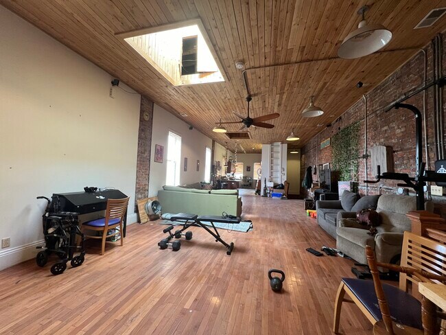 Photo - 2845 Gratiot Ave Apartment Unit Upper