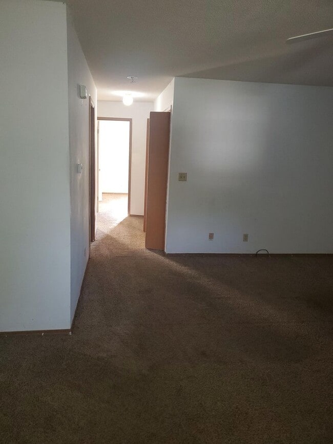 Photo - Derby half duplex