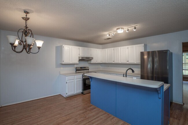 Photo - 4 Bedroom Home in North Little Rock with S...