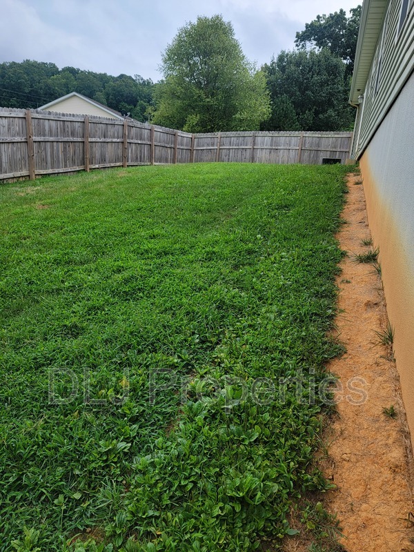 Photo - 1002 Milldale Square Rd House