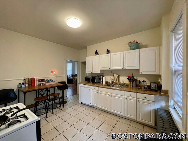 Photo - 162 Kelton St Unidad 2