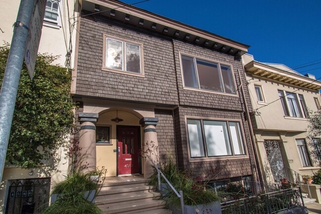Building Photo - Eureka Valley 4 Bed + Bonus Room, 3 Bath, ... Rental
