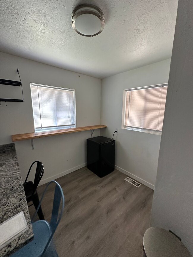 Photo - Charming basement apartment