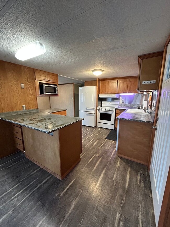 Photo - Updated 3 bedroom manufactured home