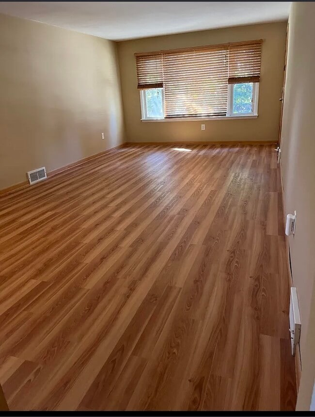 Photo - 26 W Payne St Unit Upper