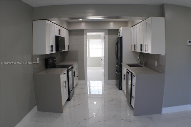 Photo - 515 S 61st Ter