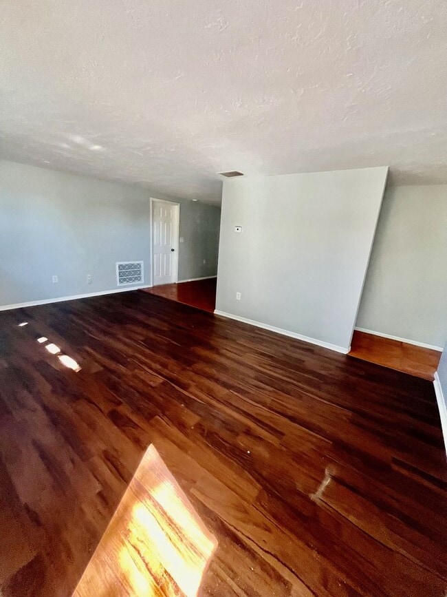 Photo - Spacious 3BR/2BA Port Richey home! No appl...