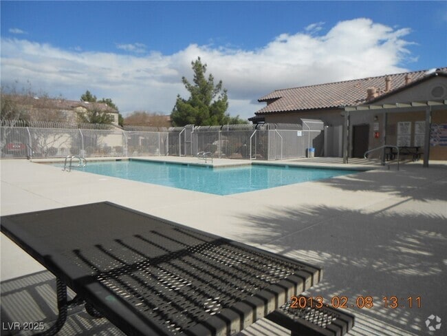 Building Photo - 2528 Sierra Bello Ave Rental