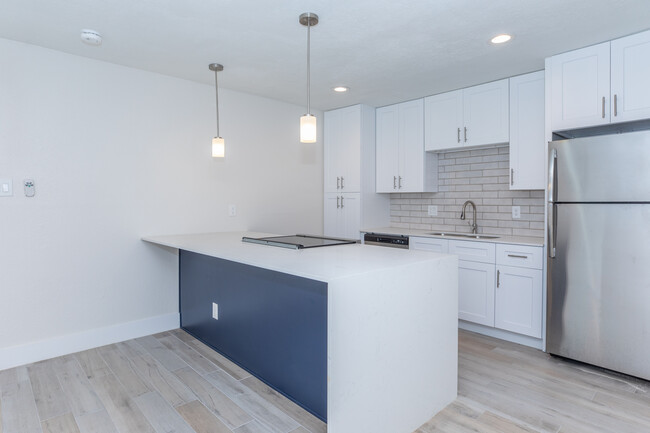 Building Photo - The Block At Montrose Rental