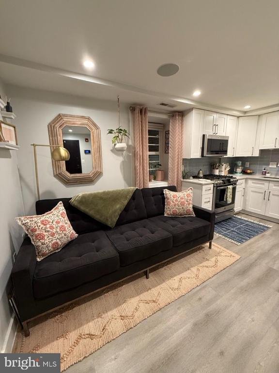 Building Photo - 625 Park Rd NW Unit C8