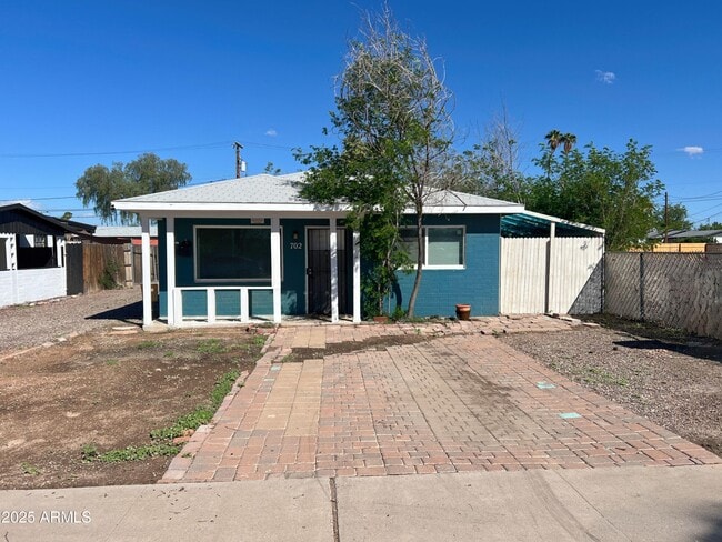 Building Photo - 702 W Pepper Pl