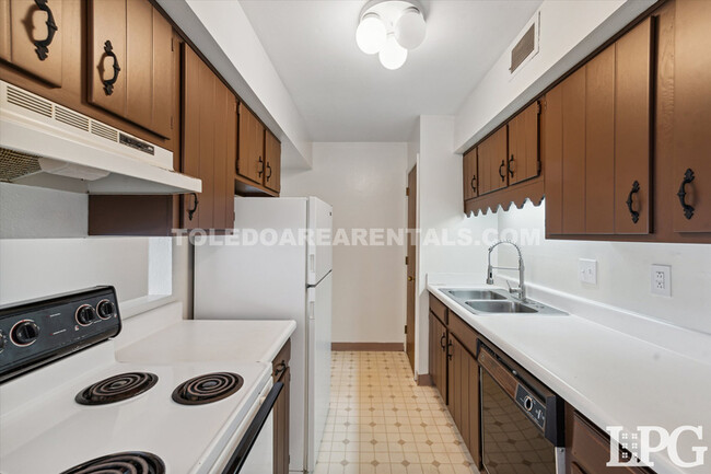 Photo - 5562 Heatherdowns Blvd Condominio Unidad 16