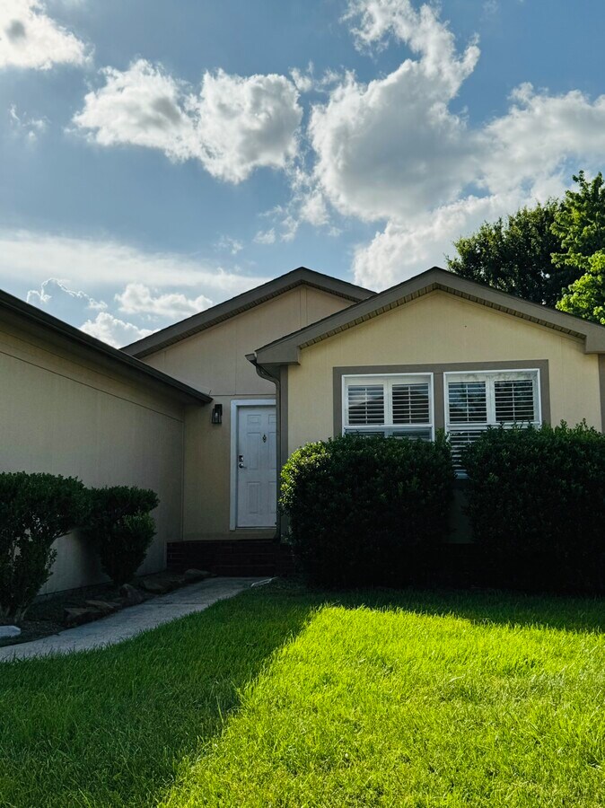 Photo - 10118 Berrypatch Ln