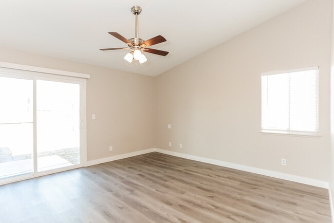 Photo - 3924 Madrone Dr