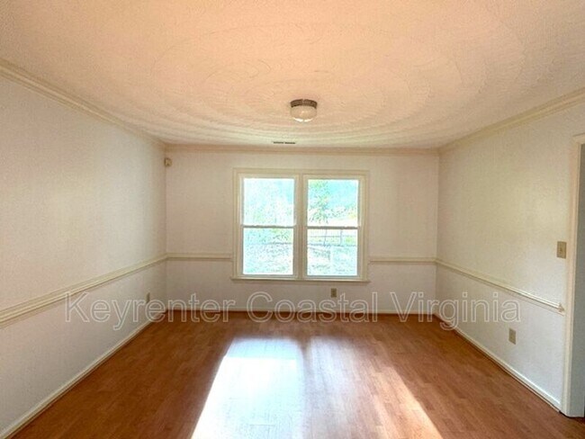 Photo - 913 Edgewater Dr