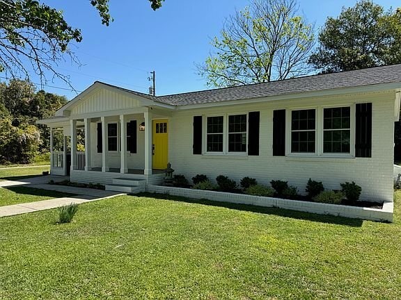Photo - 202 Kershaw St SE
