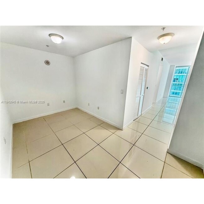 Photo - 79 SW 12th St
