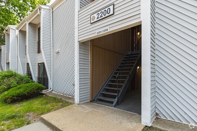 Entrance - The Landings at Pine Lake